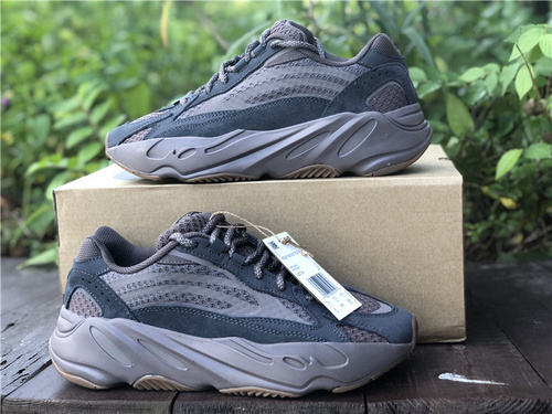 yeezy 700 700V2 GZ0724 SIZE 36 482150