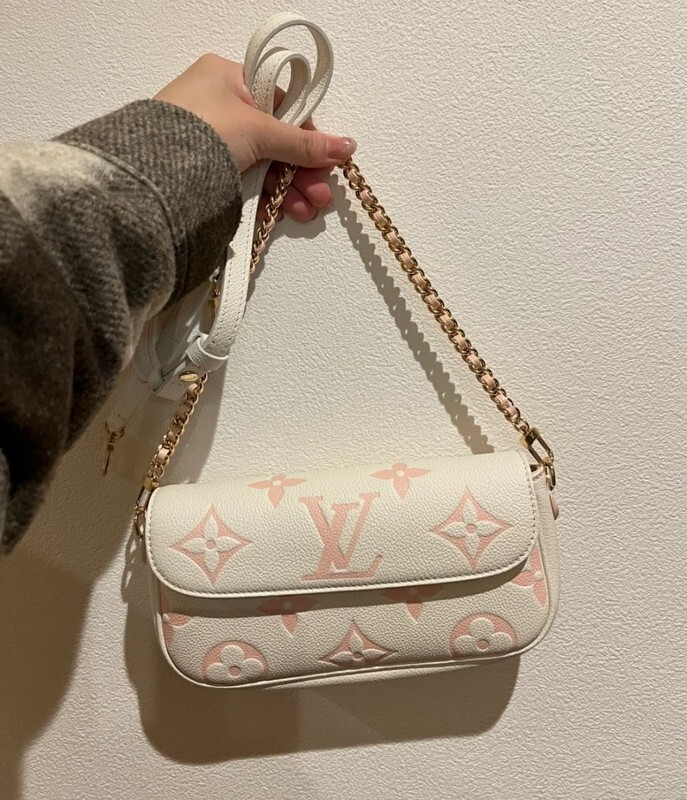 shoulder bag louis vuitton Wallet on Chain Ivy Lv shoulder bag white color with pink7665