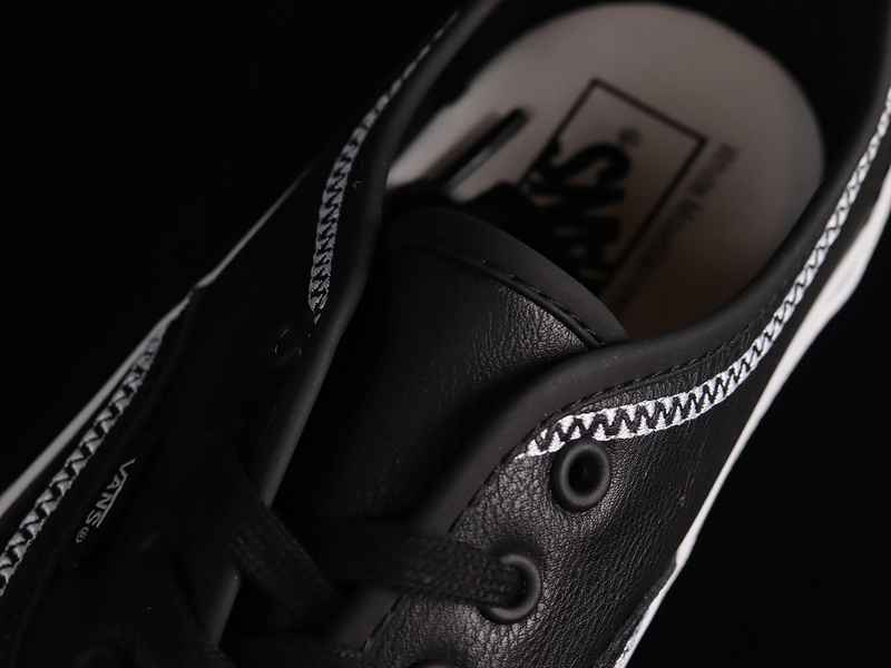 [VN0A7Q5CBMX]-[AUTHENTIC 44 D WHITE∕BLACK]-[WOMAN︰35-39]-[MAN︰40-44](9CF7)