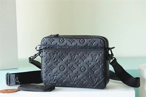 Lv Trio Messenger bag M46602 (240usd)(953C)