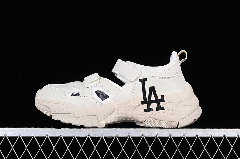 Sandal 【230】[3ASDCH13307CRS]-[NY MLB BIGBALL CHUNKY MASK WHITE∕BLACK]-[WOMAN︰36-39]-[MA_001