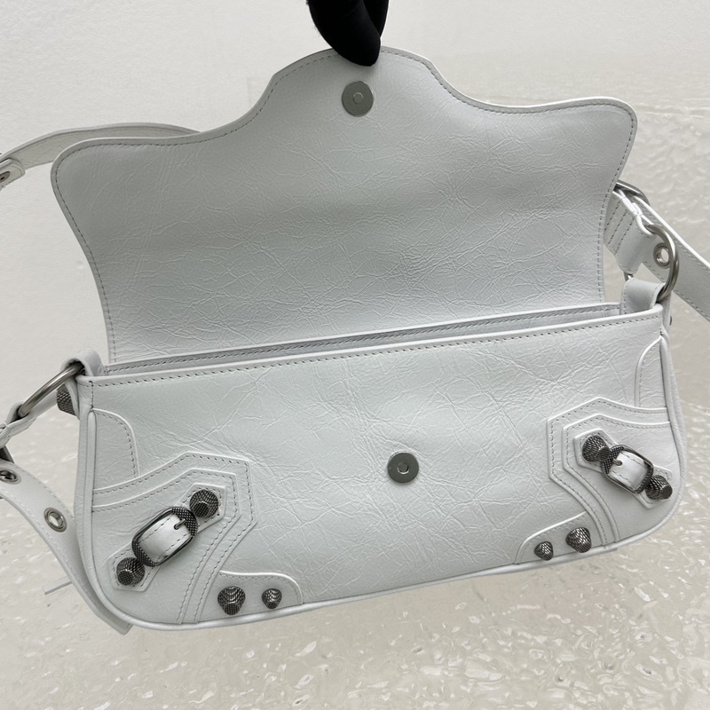 Balenciaga bags Balen﹡ciaga 𝐋𝐞 𝐂𝐚𝐠𝐨𝐥𝐞 𝐒𝐥𝐢𝐧𝐠 𝐁𝐚𝐠 4D20