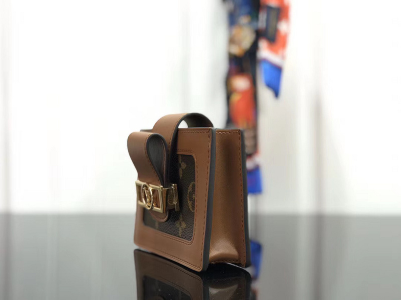 LV DAUPHINE WALLET M68751(BBFF)