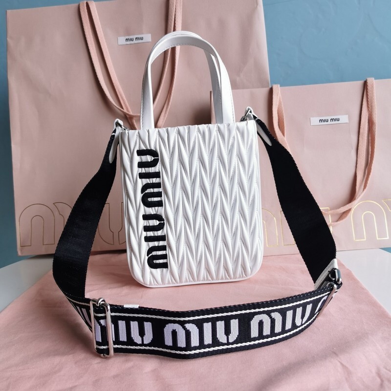 miu miu MIUMIU 5BA220 Matelasse TOTE183F