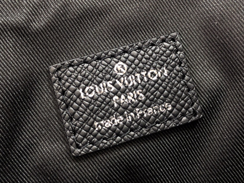 LV VERTICAL TOTE M30811(A8F2)