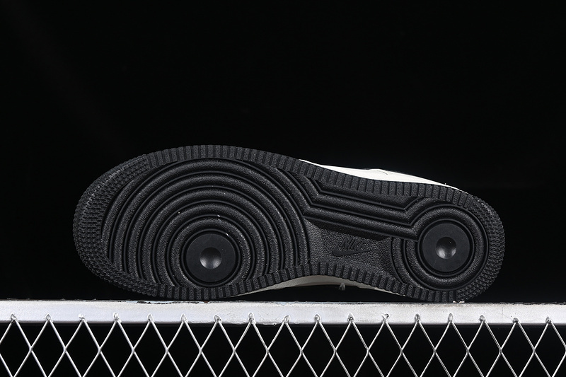 air force 1 320 BG 110711 AIR FORCE 1 07 LOW WHITE BLACK WOMAN 36 39 MAN 40 45 476D