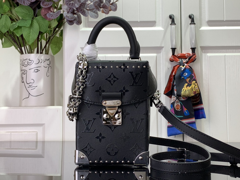 louis vuitton LV CAMERA BOX m1126990B9