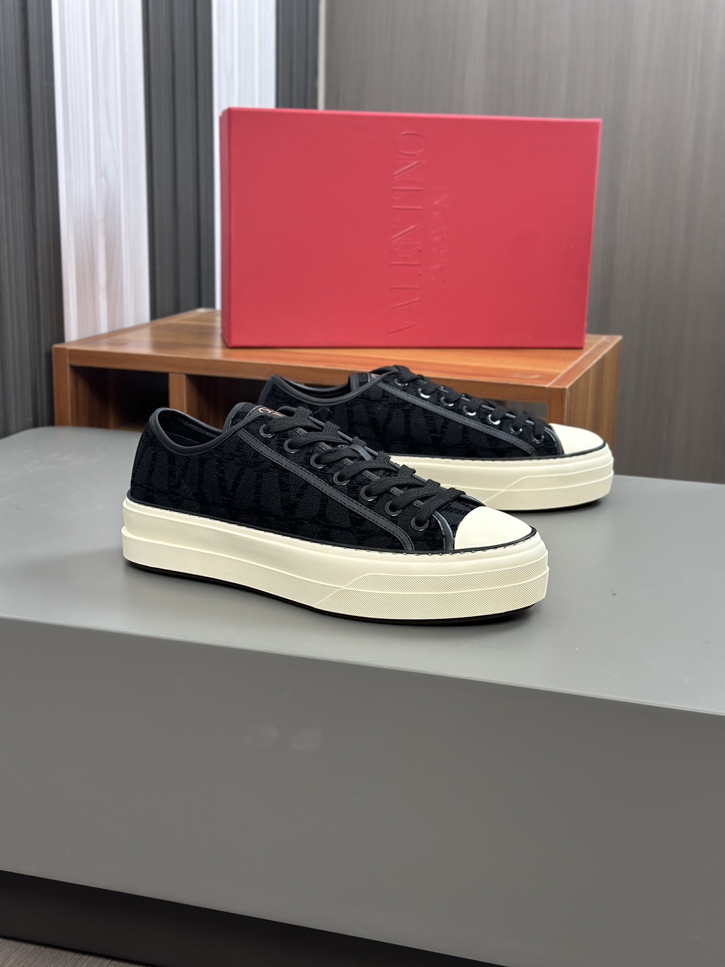 valentino shoes /sneakers-474