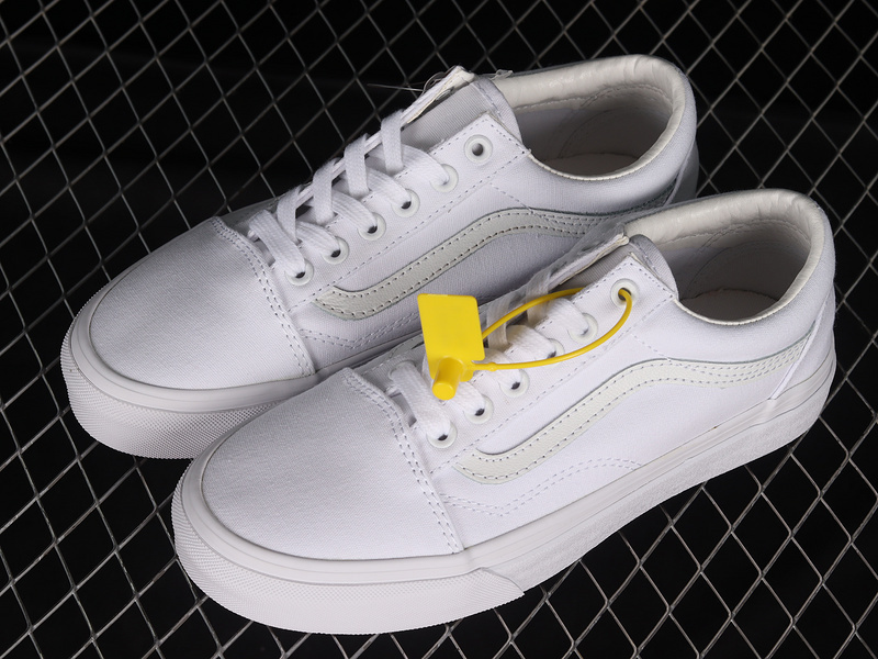 [VN000D3HW00]-[OLD SKOOL SHOES WHITE∕WHITE∕WHITE]-[WOMAN︰35-39]-[MAN︰40-44](DA53)