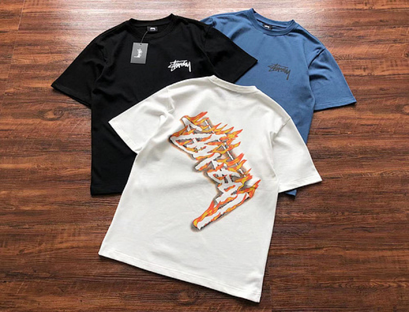 .92 STUSSY T SHIRT im 173.5cm 75kg i wear size S in the phot 751307 C08E