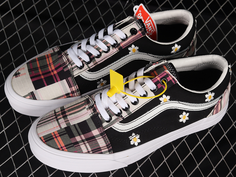 [VN0A5KRSUUW]-[OLD SKOOL PLAID PATCHWORK BLACK∕WHITE∕RED]-[WOMAN︰35-39]-[MAN︰40-...(9D51)
