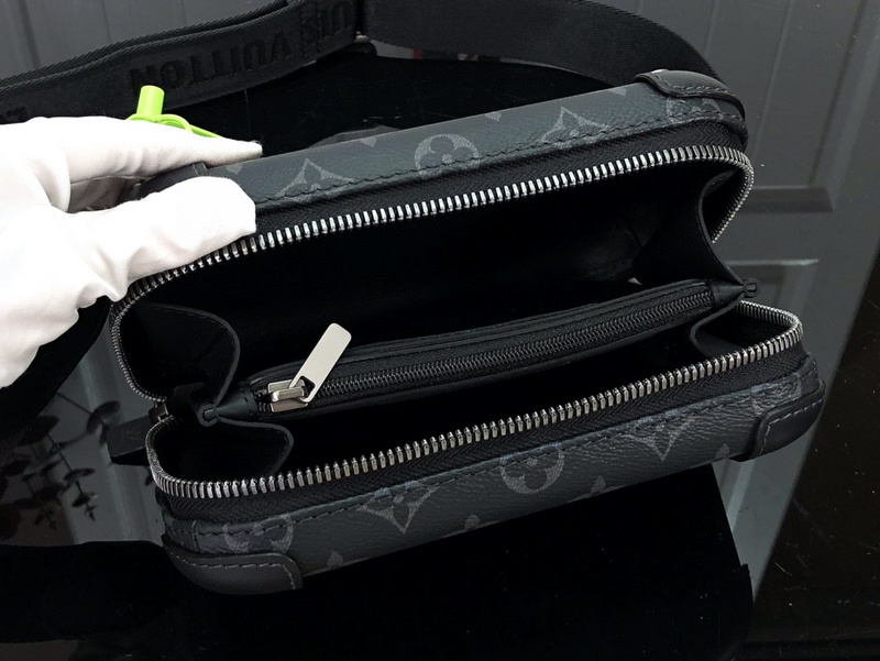 louis vuitton LV HORIZON CLUTCH M45579751A