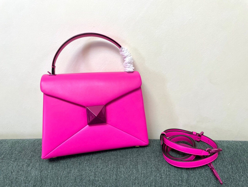 designer bags Size︰24.0x18.0x10.0cm C070