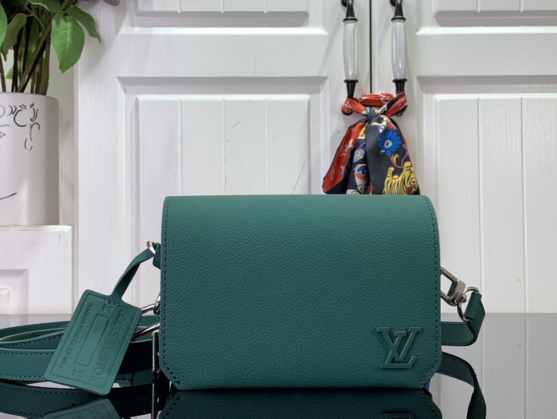louis vuitton LV Should bag M8236763BA
