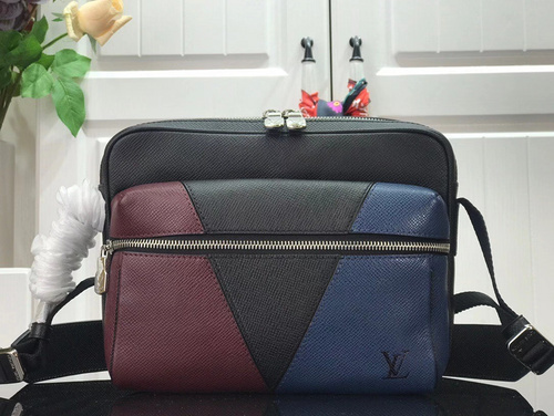 louis vuitton LV OUTDOOR MESSENGER M30703A302