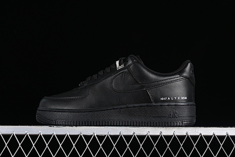 air force 1 300 FJ4908 001 1017 ALYX 9SM AIR FORCE 1 07 LOW SP TRIPLE BLACK BLACK BLACK BLACK