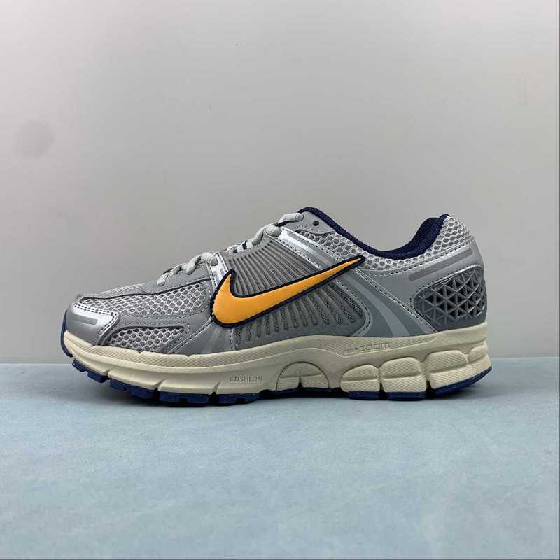 nike zoomx invincible run flyknit3 Nike Zoom Vomero 5 FJ4151 001 36 4549C8