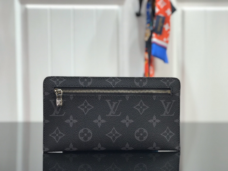 LV Card Holder N63049(D710)