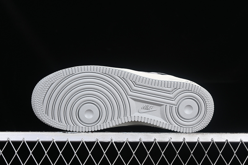 air force 1 320 AV0383 233 AIR FORCE 1 07 LOW WHITE GREY BLACK WOMAN 36 39 MAN 40 45 F752