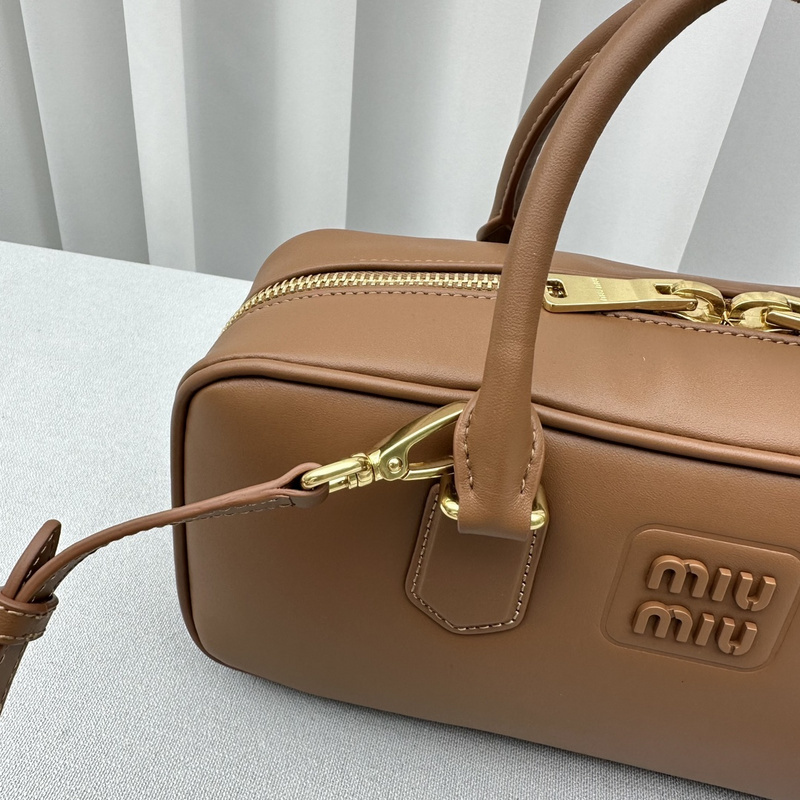 miu miu Miumiu SS23 tote bag3874