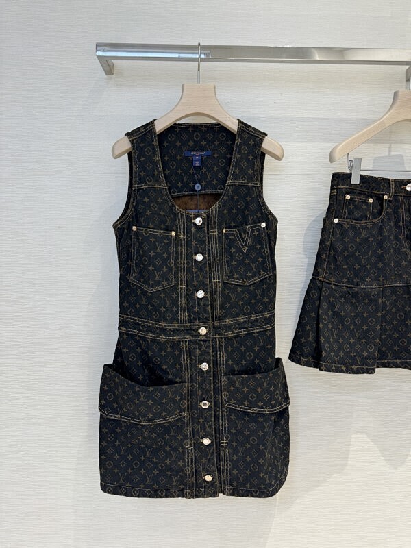 VALENTINO Women clothes -Valentino 008704E1