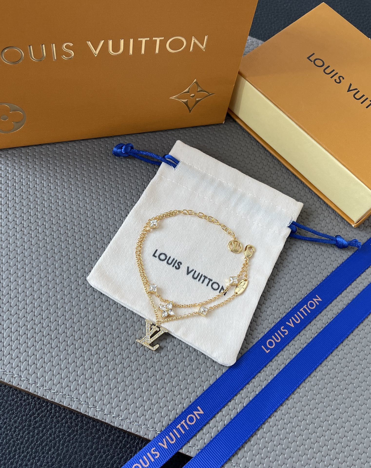 LV jewelry -LV 0043_CM_2