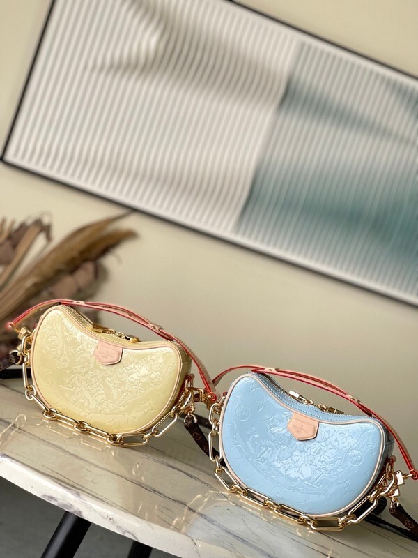 shoulder bag lv Croissant blue color yellow color patent leather14B2