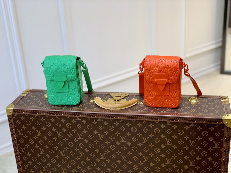 shoulder bag Lv phone bag men bag S LOCK VERTICAL7125