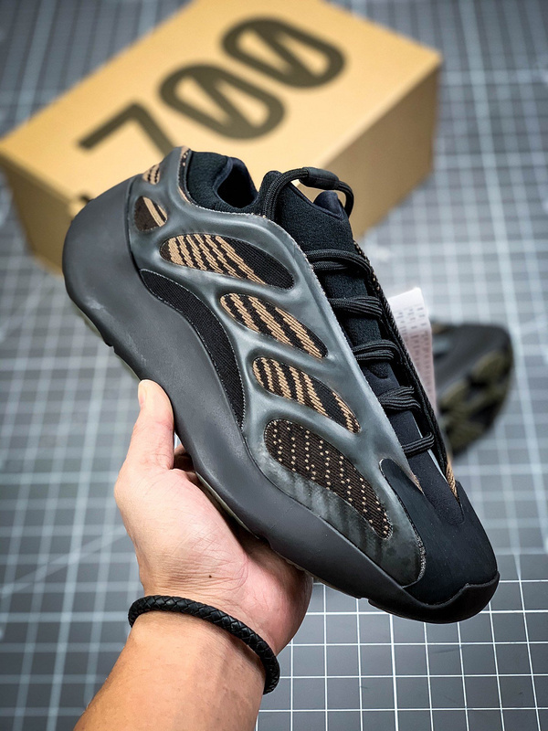 yeezy 700 500 GY0189 PK YEEZY 700 V3 CORE BLACK CORE BLACK KHAKI WOMAN 36 39 MAN 40 47 9E6D