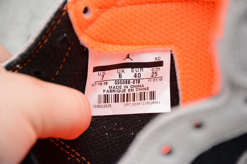 jordan 1 81 79 89 555088 018 AIR JORDAN 1 RETRO HIGH NEUTRAL GREY HYPER CRIMSON WHITE BLACK F