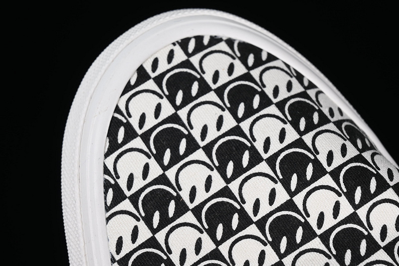 [VN000BVWK1G]-[AUTHENTIC VR3 BLACK∕WHITE]-[WOMAN︰35-39]-[MAN︰40-45](49F1)