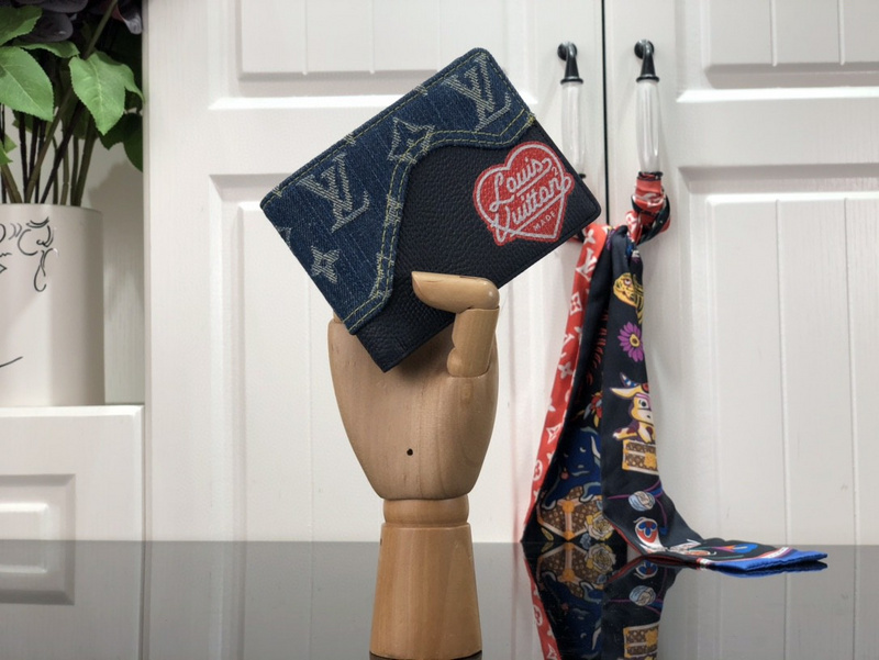 LV SLENDER WALLET M81020(167D)