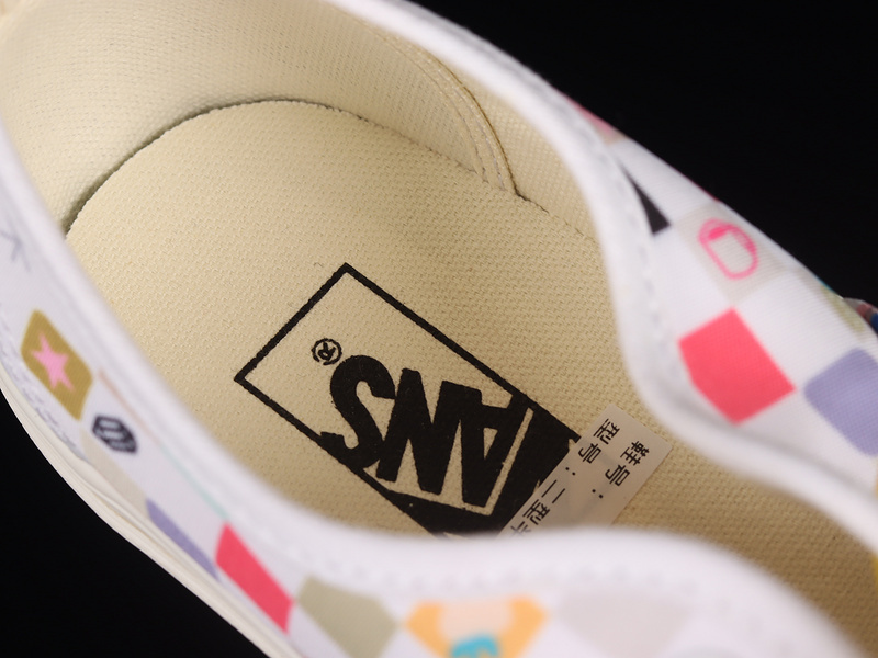 [VN0A54FM017]-[AUTHECTIC 2022 ALL-MATCH CHECKERBOARD GRAFFITI WHITE∕MULTI-COLOR]...(9BC5)