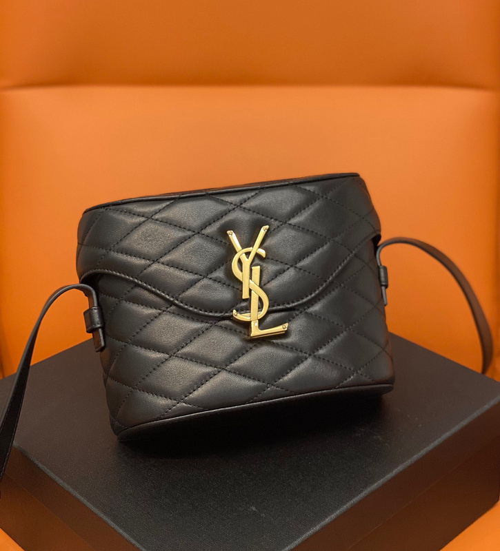 ysl June 300USD6361