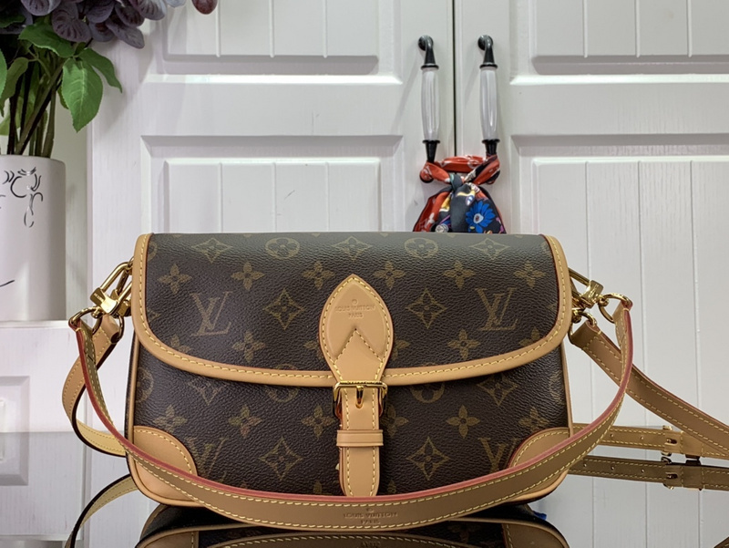 louis vuitton LV Should bag M459857907