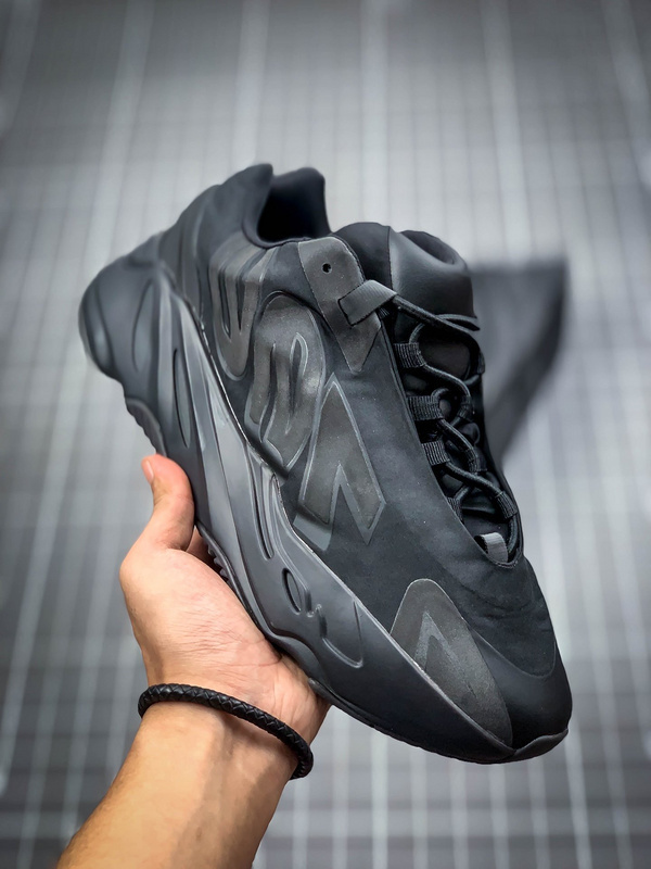 yeezy 700 580 FV4440 YEEZY BOOST 700 BLACK BLACK BLACK WOMAN 36 39 MAN 40 47 9E79