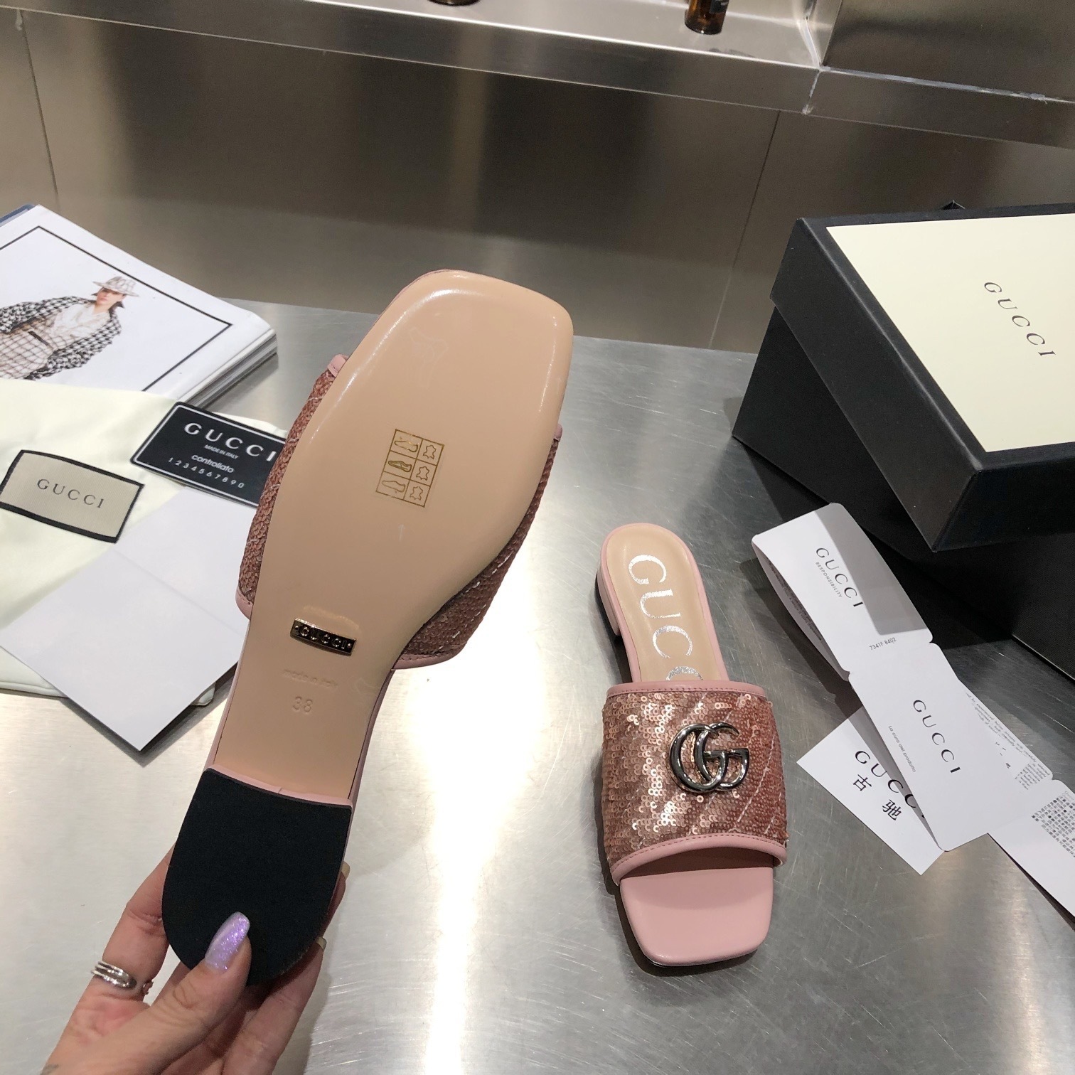 GUCCI SHOES GUCCI WOMEN'S SEQUIN SLIDE DANDAL 646552(120 USD)(5A83)