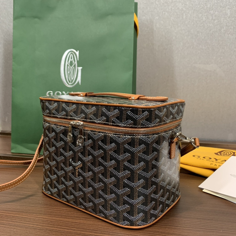 Goyard new Muse cosmetic bag C067