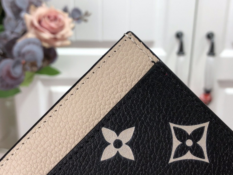 LV CARD HOLDER M81282(5F8D)