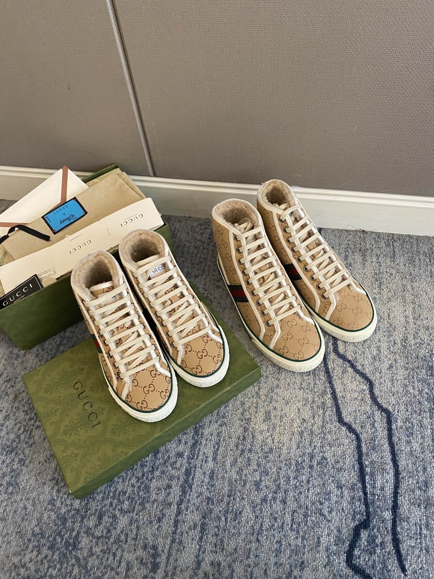 GUCCI SHOES Men's Gucci Tennis 1977 sneaker 649335(165usd)(0C5B)