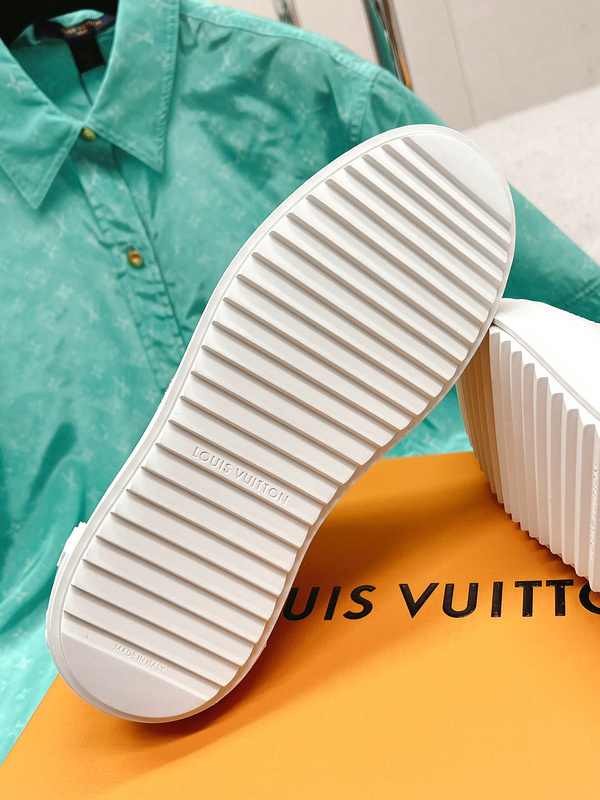 karl lagerfeld LV 105 USD with free shipping831E