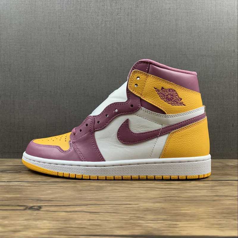 jordan 6 400 555088 706 AIR JORDAN 1 HIGH RETRO OG BROTHERHOOD UNIVERSITY GOLD LIGHT BORDEAUX