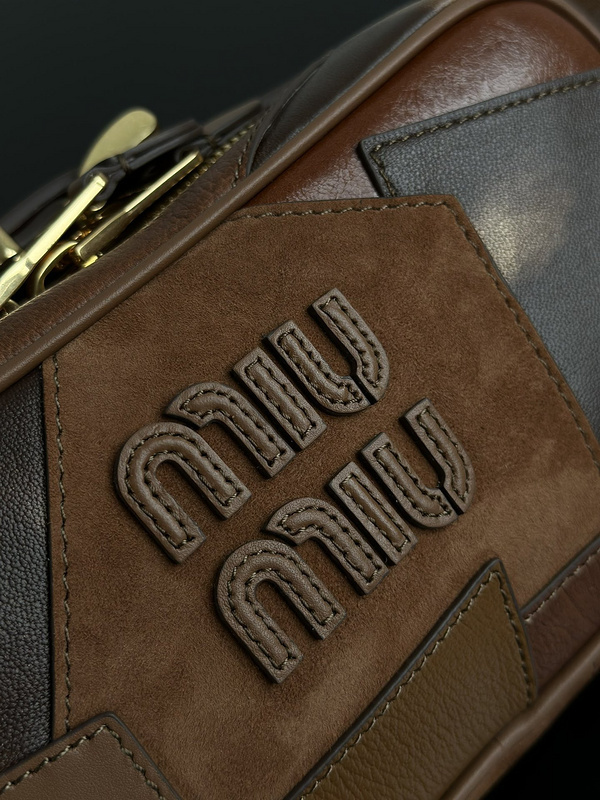 miu miu Miumiu crossbody bag1D17