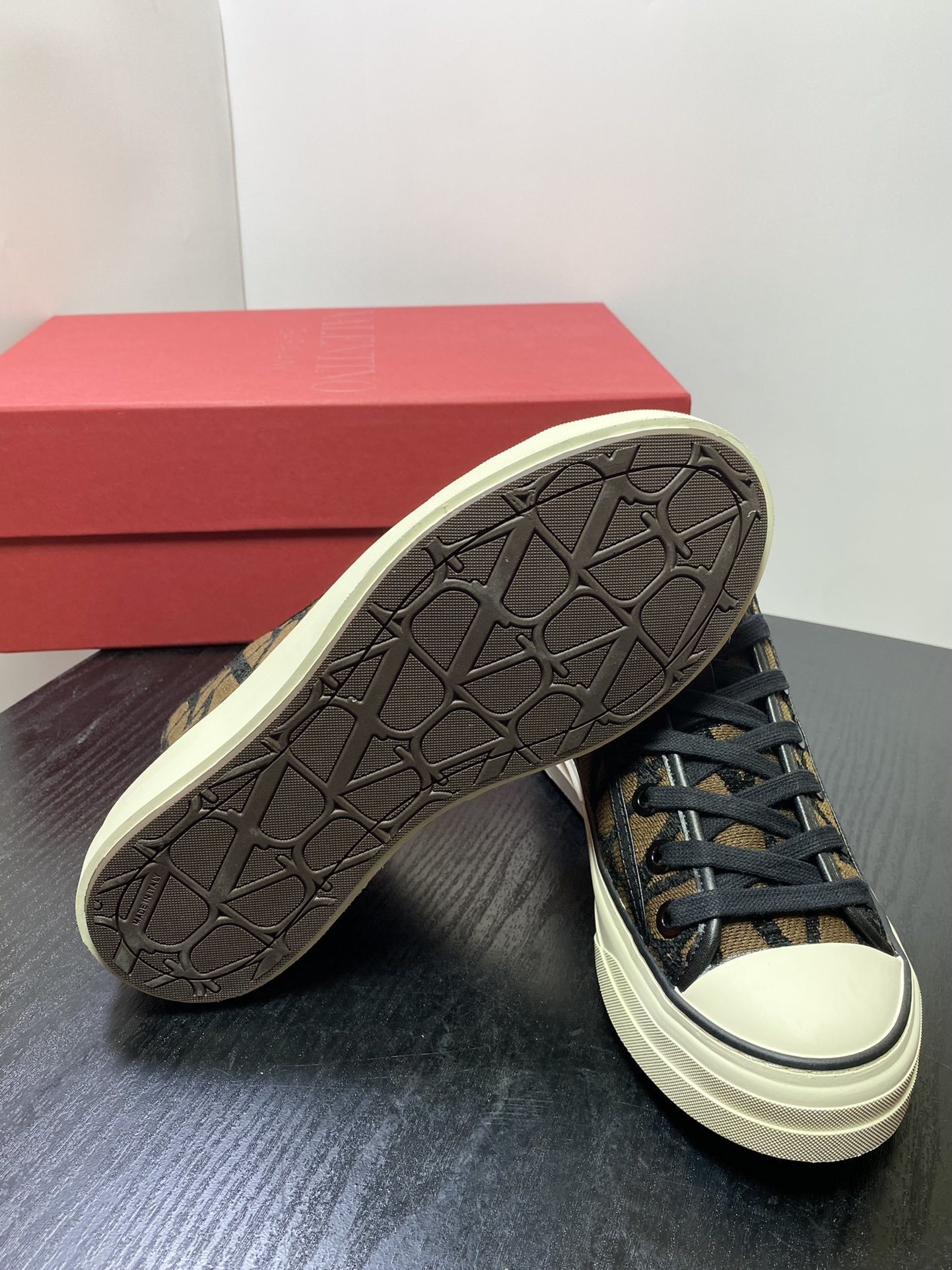 valentino shoes /sneakers-191