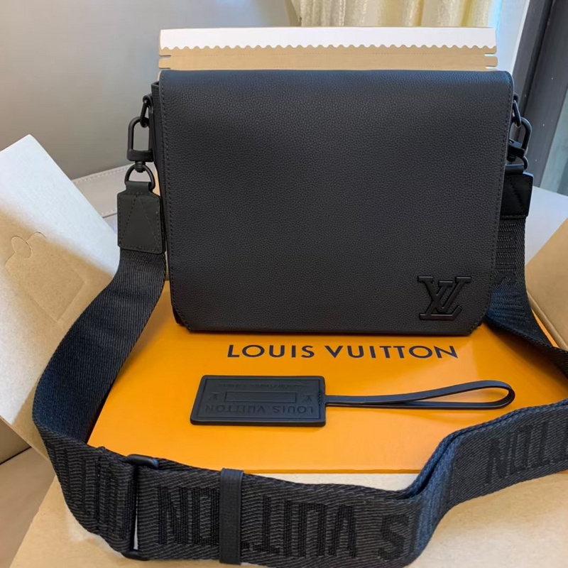 shoulder bag 320 Louis Vuitton men bag M57080 MESSENGER46A0