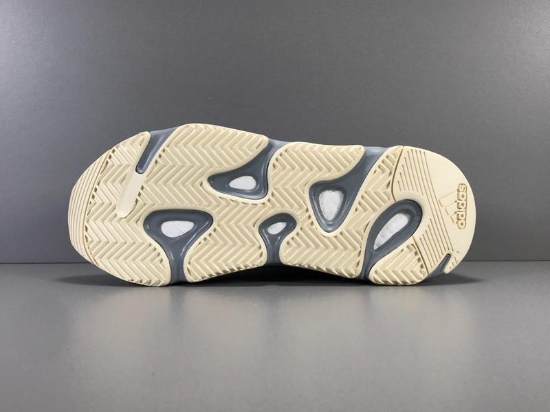 yeezy 700 450 EG7597 OG YEEZY BOOST 700 INERTIA INERTIA INERTIA INERTIA WOMAN 36 39 MAN 40 48