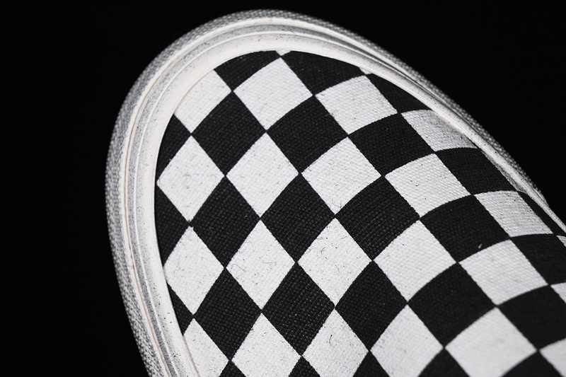 [VN000UDFF8L]-[CLASSICS SLIP ON BLACK∕WHITE]-[WOMAN︰35-39]-[MAN︰40-44](C947)