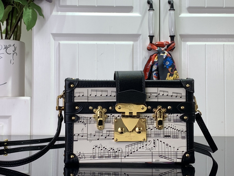 purses LV Shoulder bag M228953176