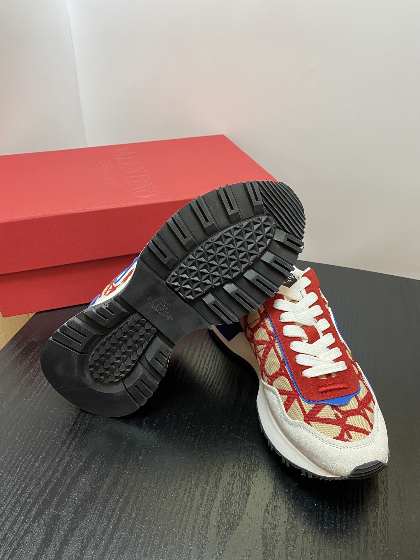 valentino shoes /sneakers-232