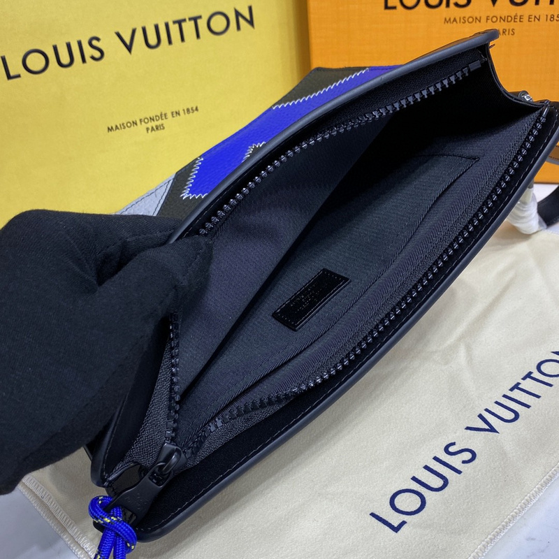 louis vuitton LV STANDING POUCH M81310D33E